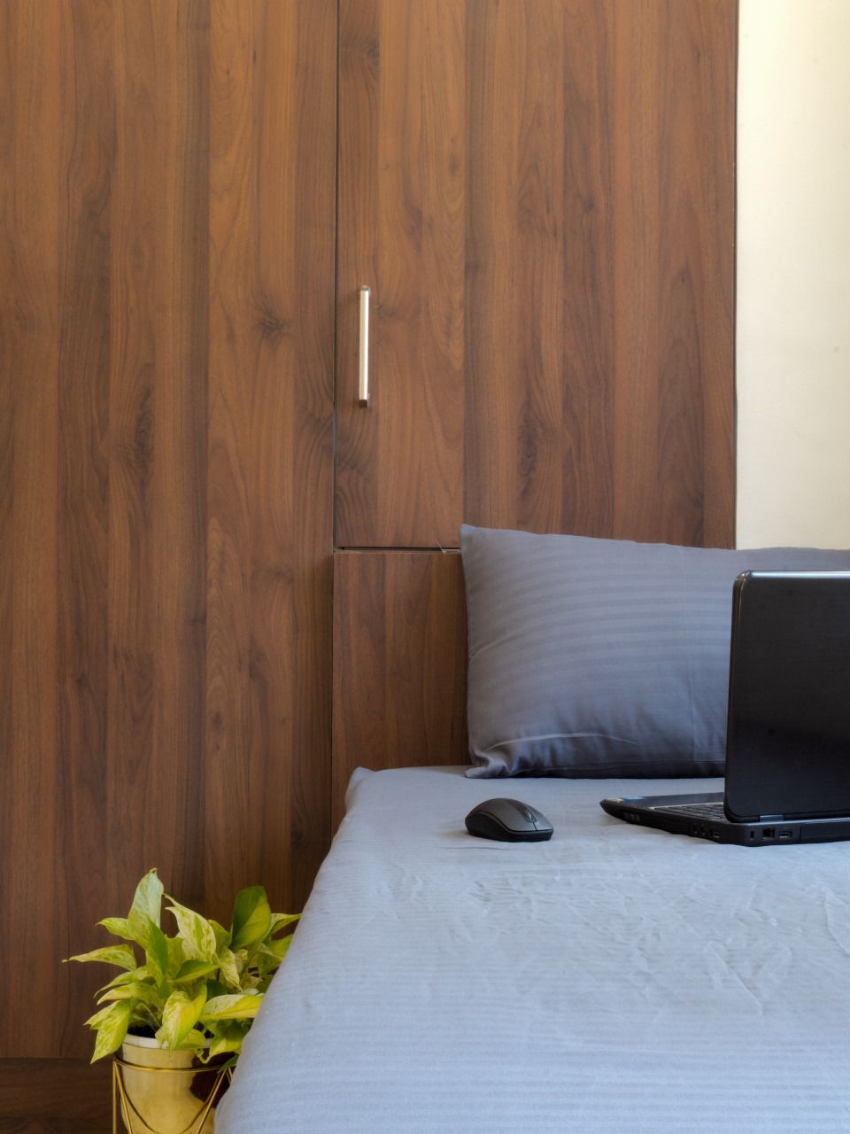 Storage facilities with wardrobe at safe girls PG Pune